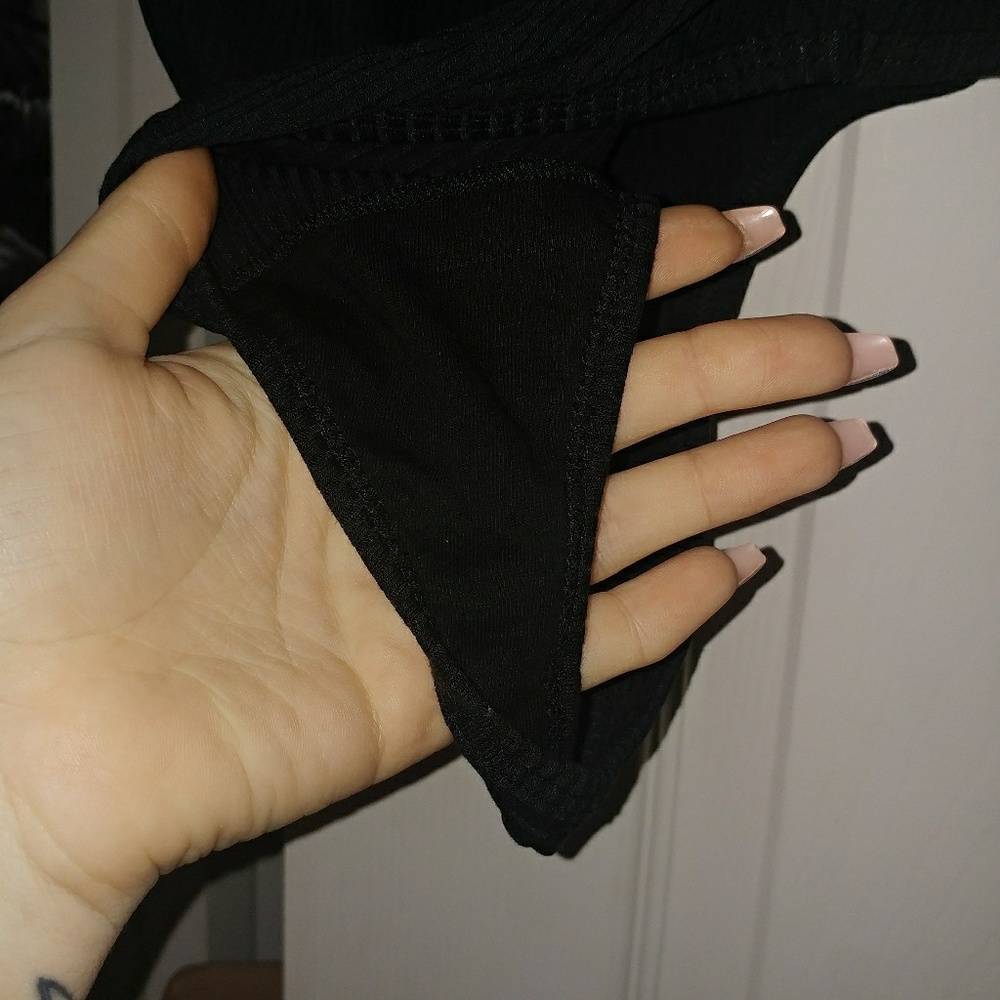 $50 5⭐ black classic ribbed thong bodysuit - Picture 6 of 8